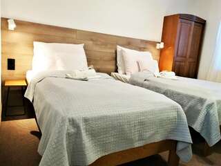 Отель Hotel Protea Болеславец Стандартный двухместный номер с 2 отдельными кроватями-1